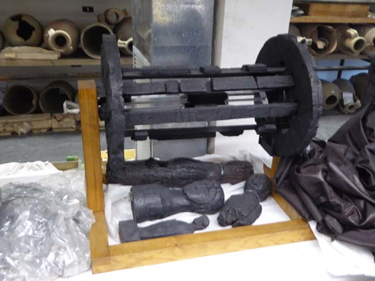 Herculaneum Winch from IV.13